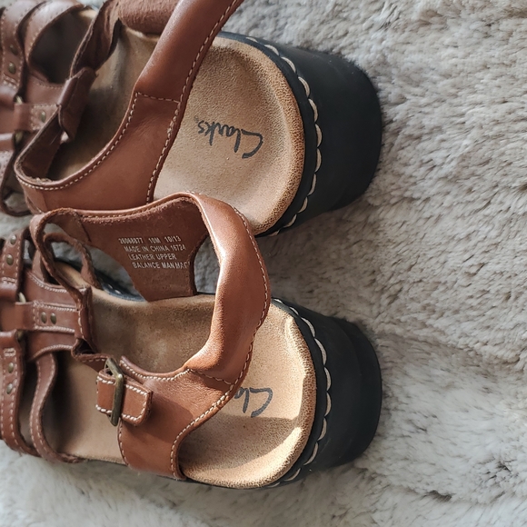 Clarks Light Brown Leather Strapey Heeled Sandals Ankle Buckle Size 10M - Picture 3 of 7